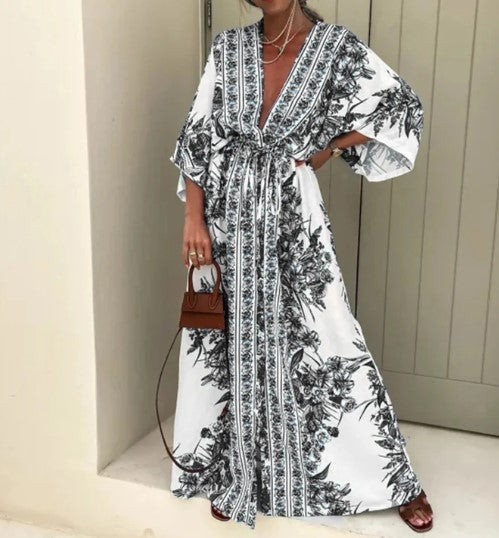 Mia – kjole med etnisk print i boho maxi stil